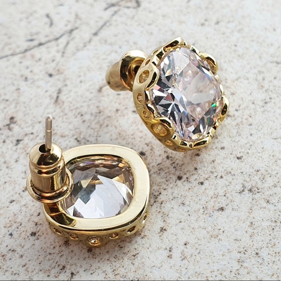 🌛Gold plated Square Stud earrings - Picture 4 of 4